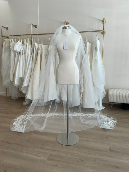 Amsale - R370 Veil