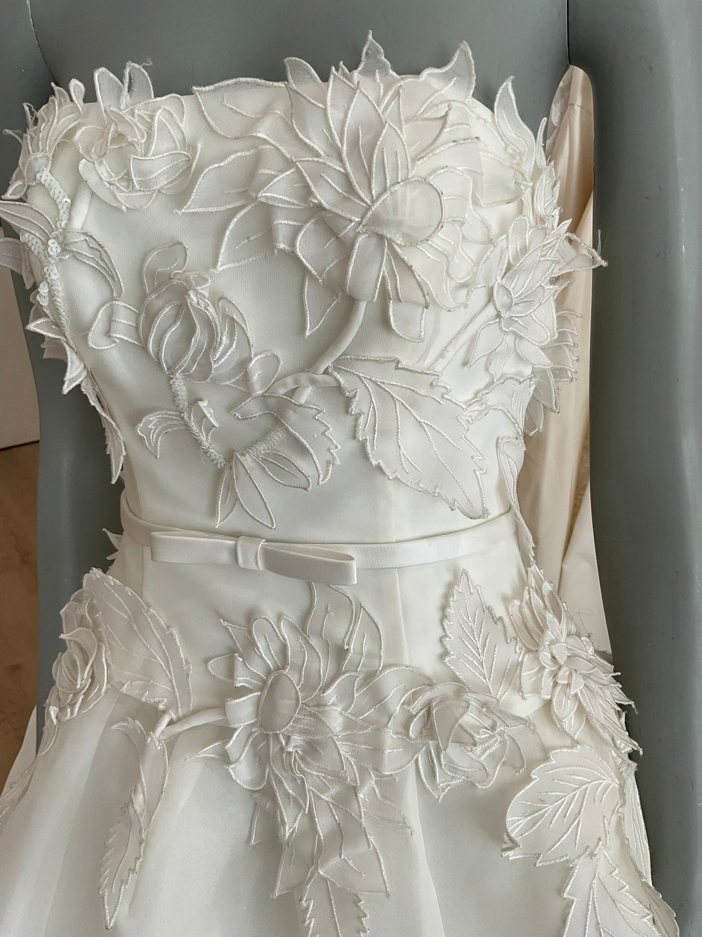 Amsale - Blossom (2)