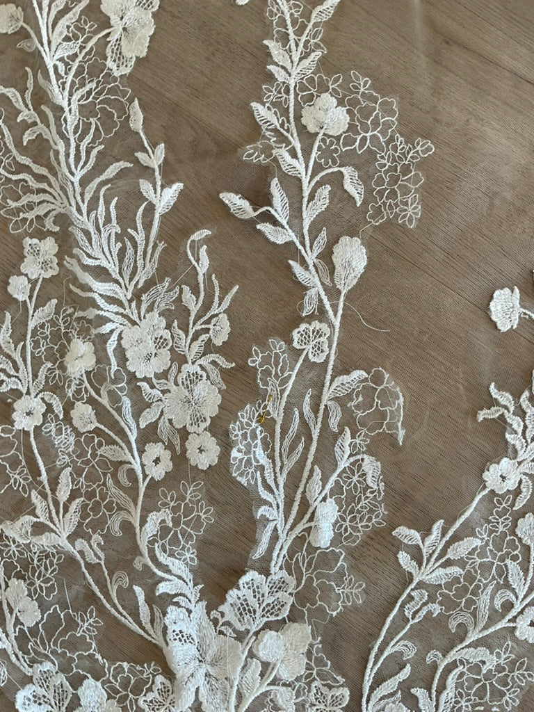 Monique Lhuillier - Etoile Veil (Cathedral)