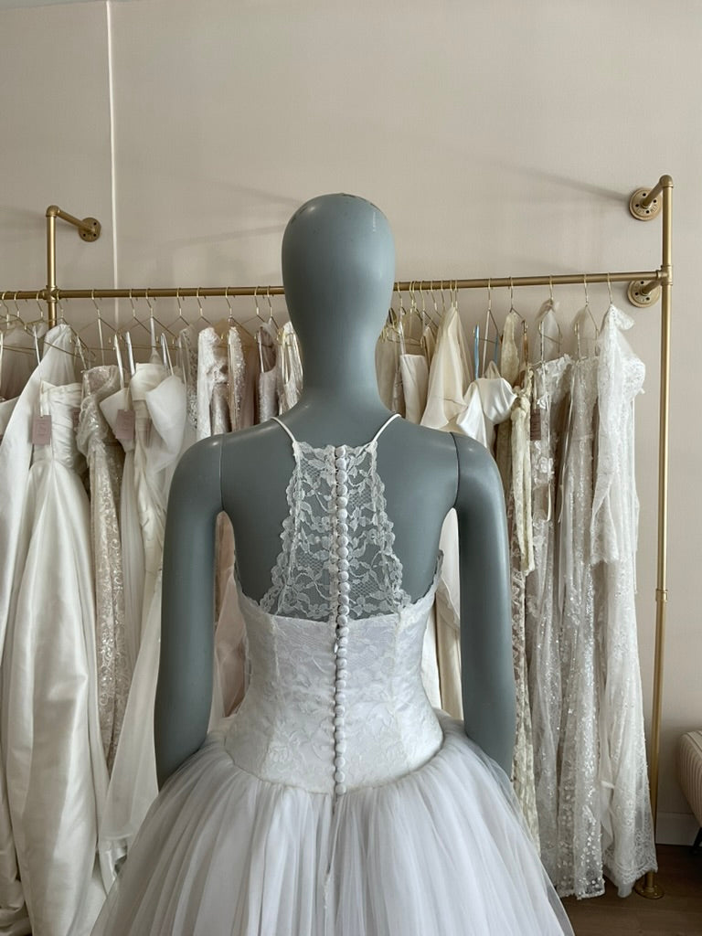 Vera Wang - Vintage Lace Ballgown (8)