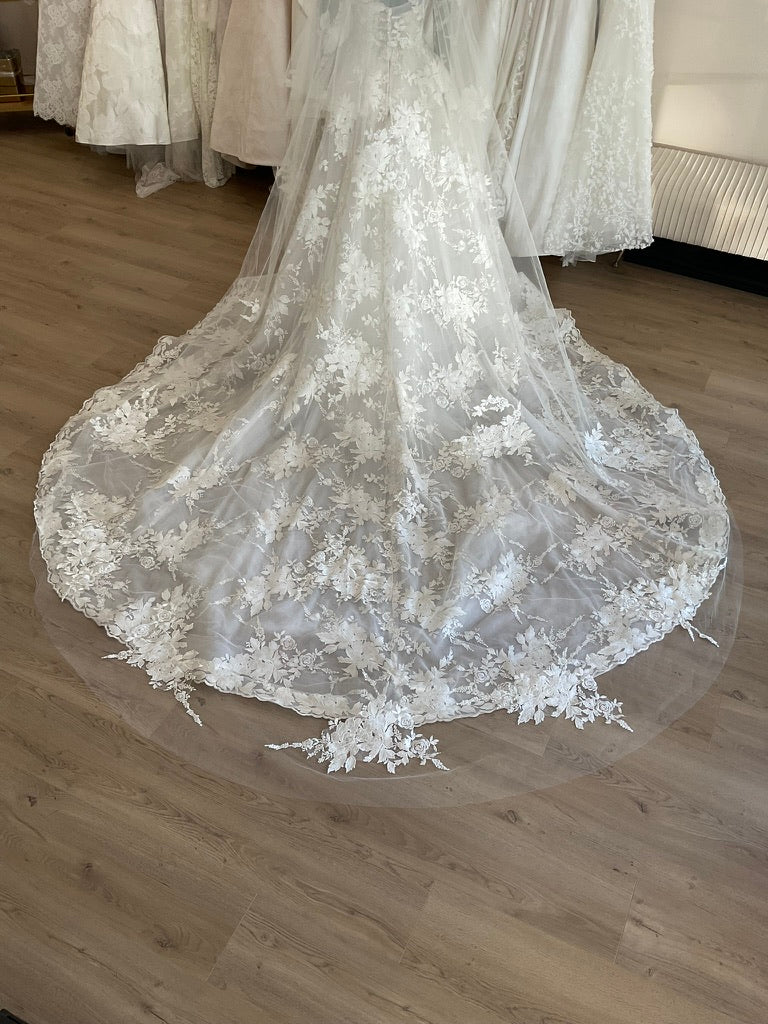 Monique Lhuillier - Wish w/ Jacket + Veil (8)