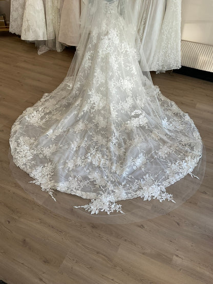 Monique Lhuillier - Wish w/ Jacket + Veil (8)