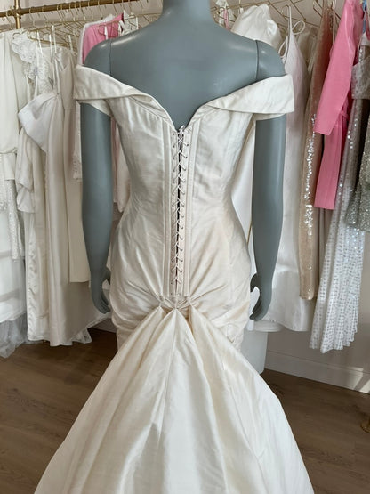 Sarah Whitworth - Vintage Mermaid w/veil (8)