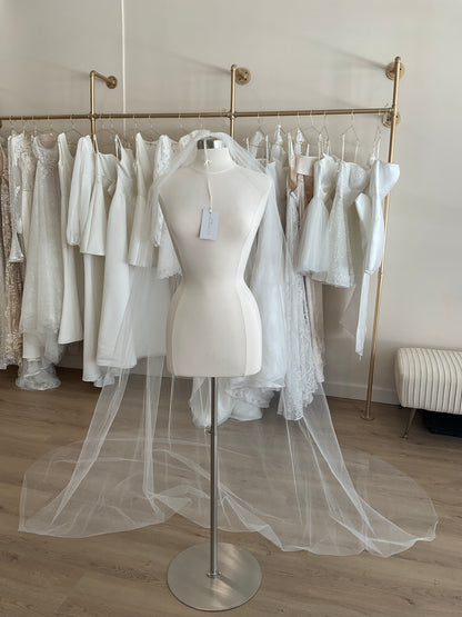 Crescendo - Cut Edge Veil -  (Chapel)