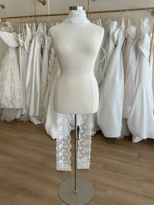 Cocoe Voci - Darquer French Lace Scarf