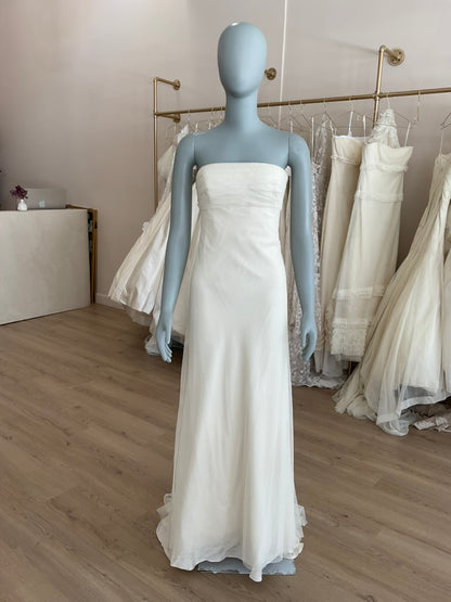 Vintage Vera Wang Tulle Empire Waist Column Gown l Preowned Wedding Dress l Los Angeles Vintage Vera Wang Tulle Empire Waist Column Gown l Preowned Wedding Dress l Los Angeles