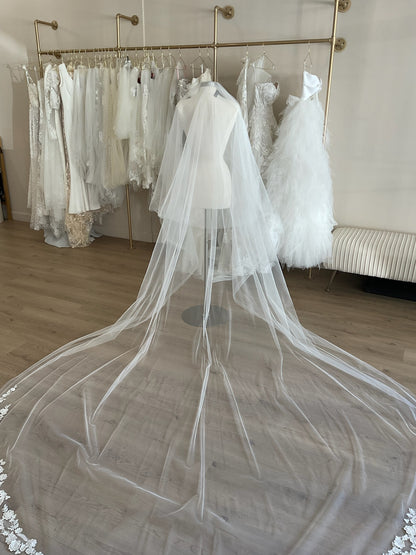 Monique Lhuillier -  Harmony Veil (Cathedral)