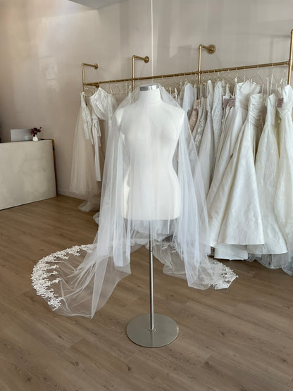 Monique Lhuillier - Cotton Lace Veil (Chapel)