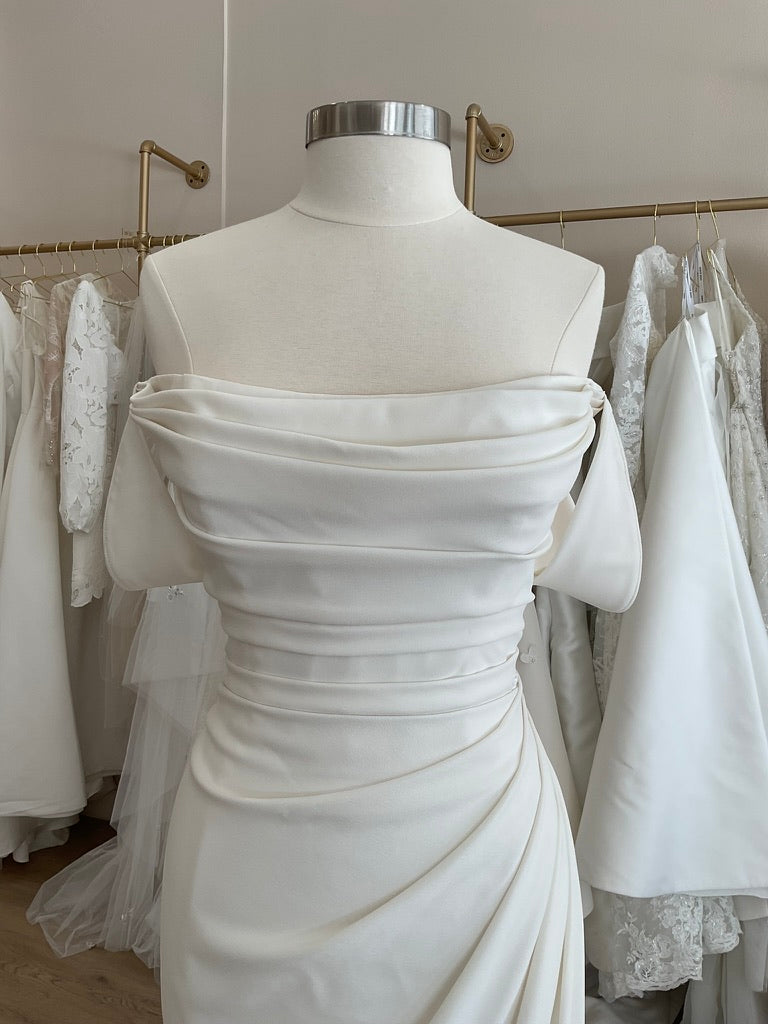 Anne Barge - Naomi w/Overskirt (14)