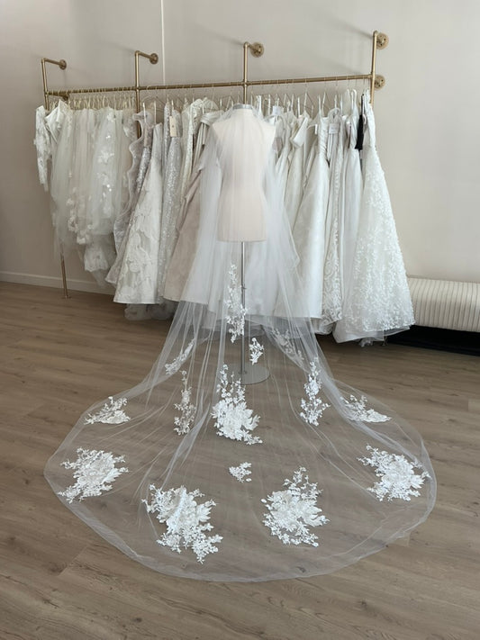 Monique Lhuillier - Carousel Veil (Chapel)