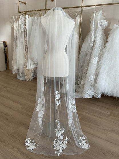 Pronovias - V-2940  (Waltz)