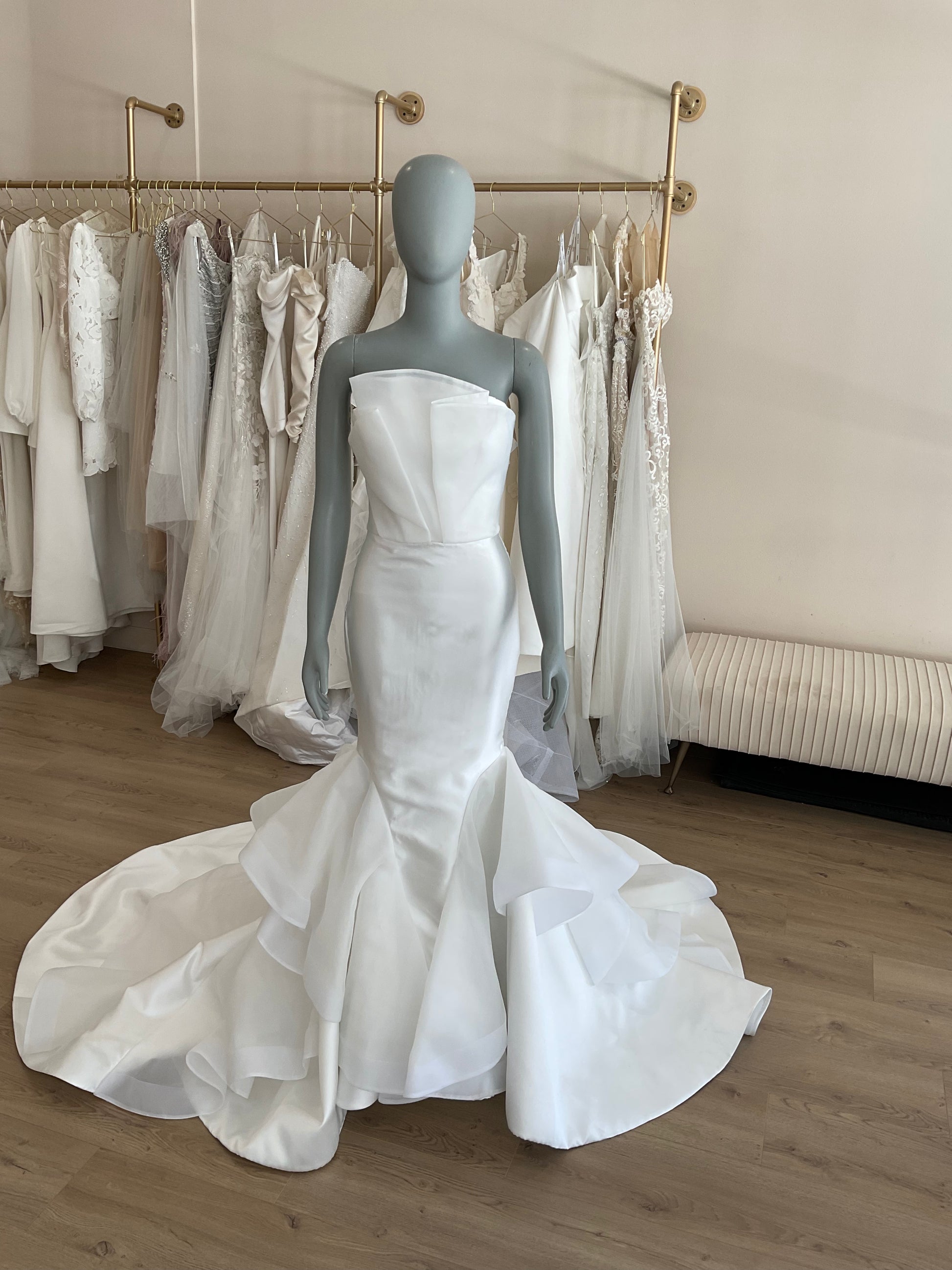 Leah Da Gloria - Belize | Pre Owned Wedding Dresses
