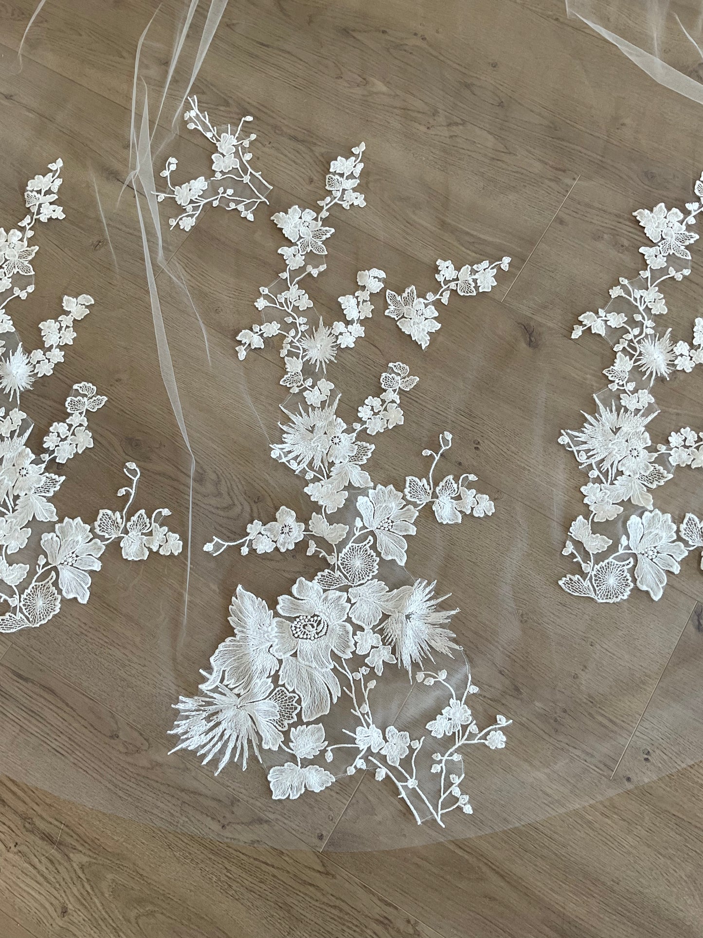 Monique Lhuillier - Easton Veil (Cathedral)