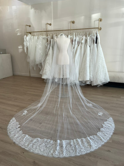 Monique Lhuillier - Adaleine Veil (Cathedral)