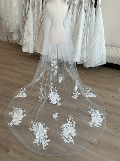 Monique Lhuillier - Carousel Veil (Chapel)