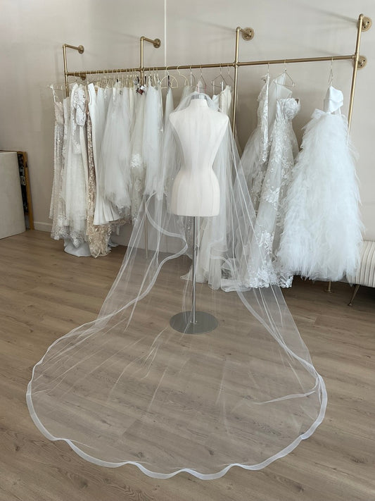 Laura Jayne - V0090 (Chapel)