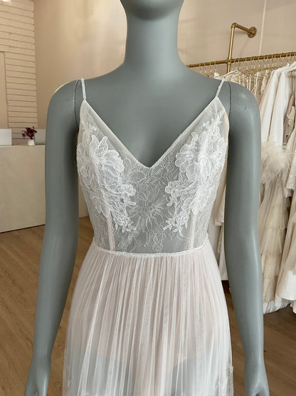Flora Bridal - Scarlett w/veil (2)
