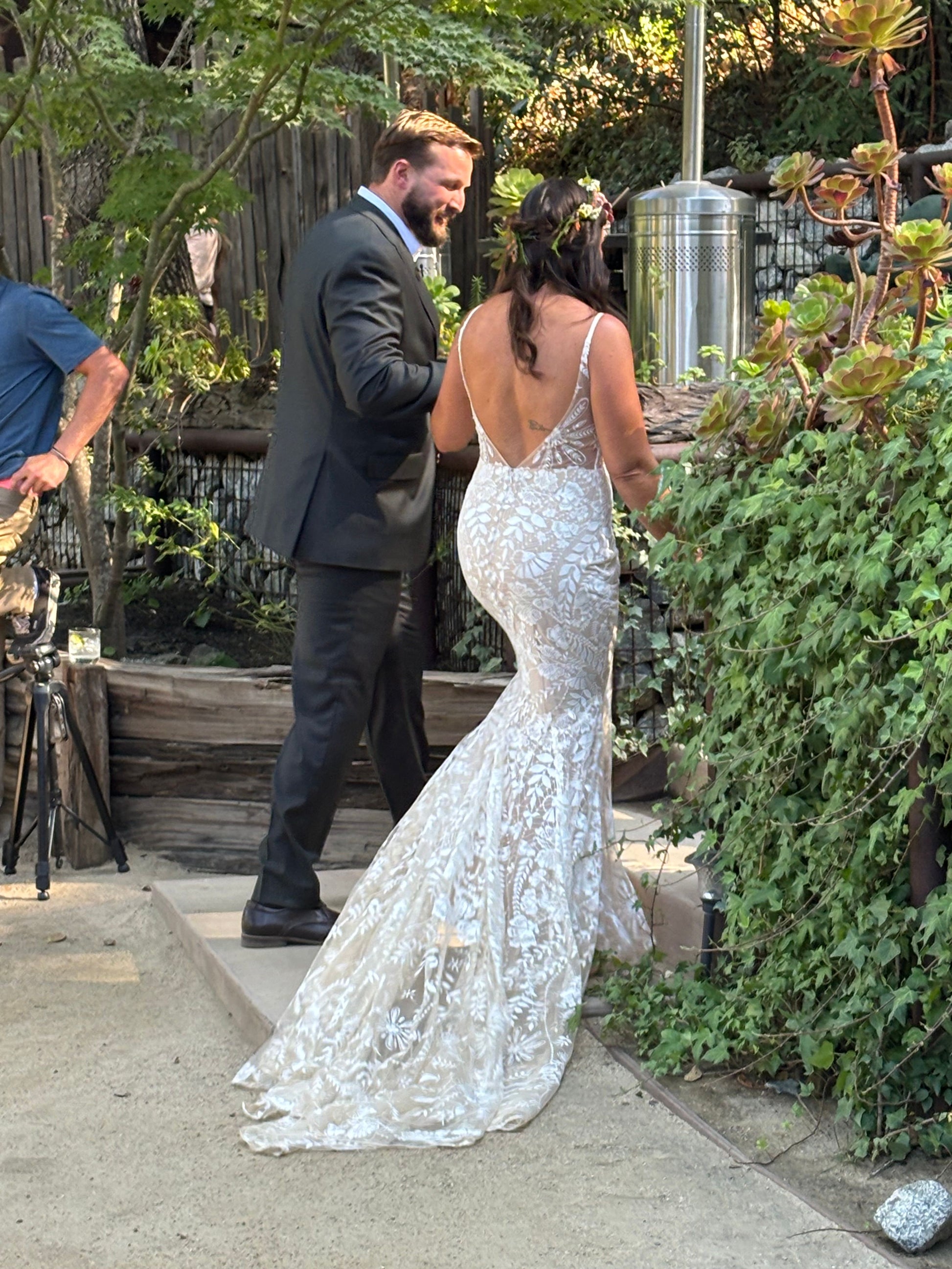 used backless wedding dresses Beach Chiffon Wedding Dresses with Slit Lace V Neck Backless A Line Bridal Gowns