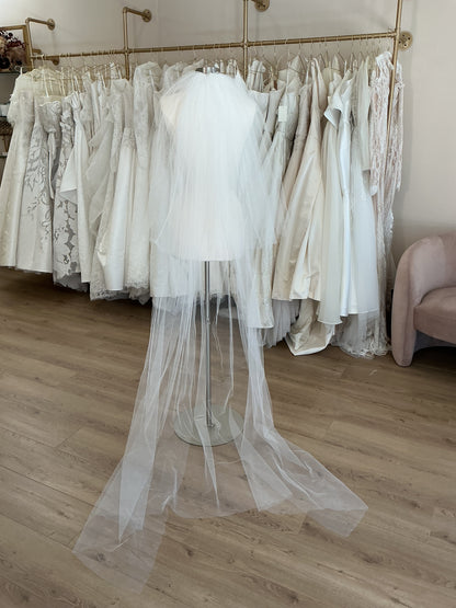White Fangle - Double Layer Voluminous Raw Edge Cathedral (Chapel)