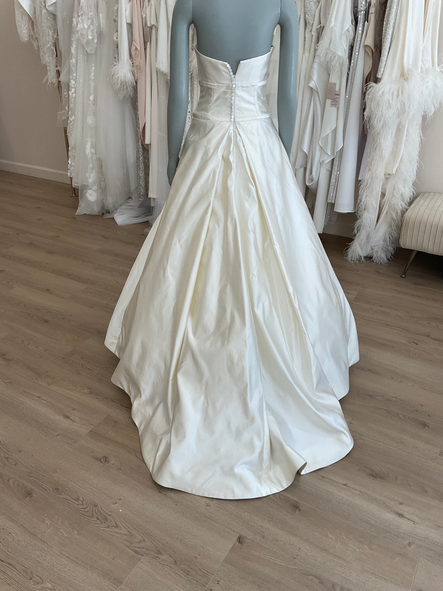 Carolina Herrera- 102-357 (2)