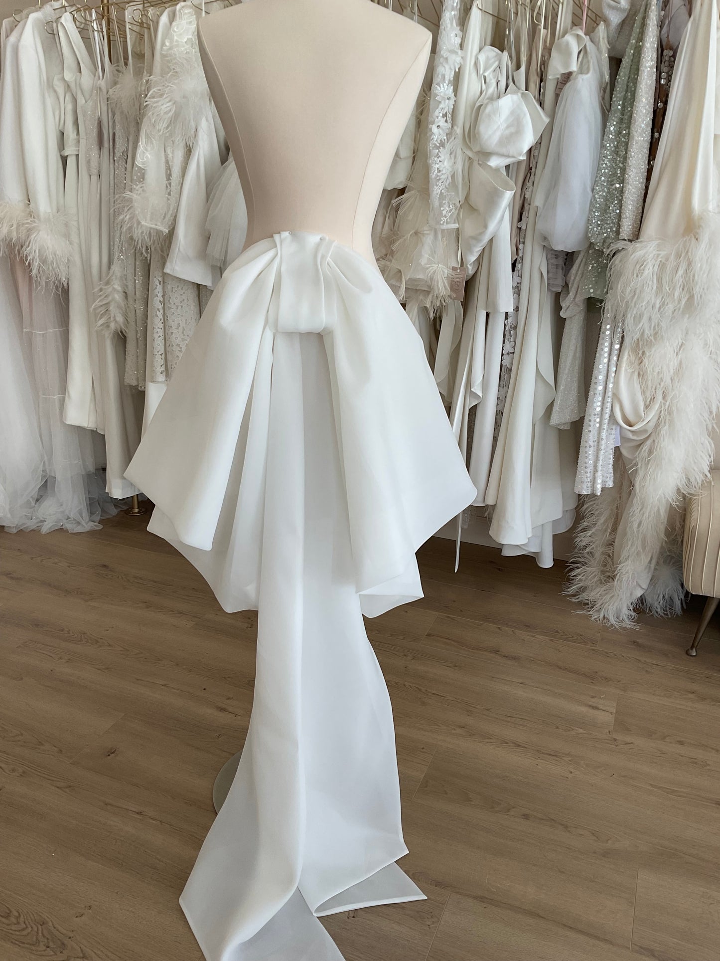 Lee Petra Grebenau - Glow Bow