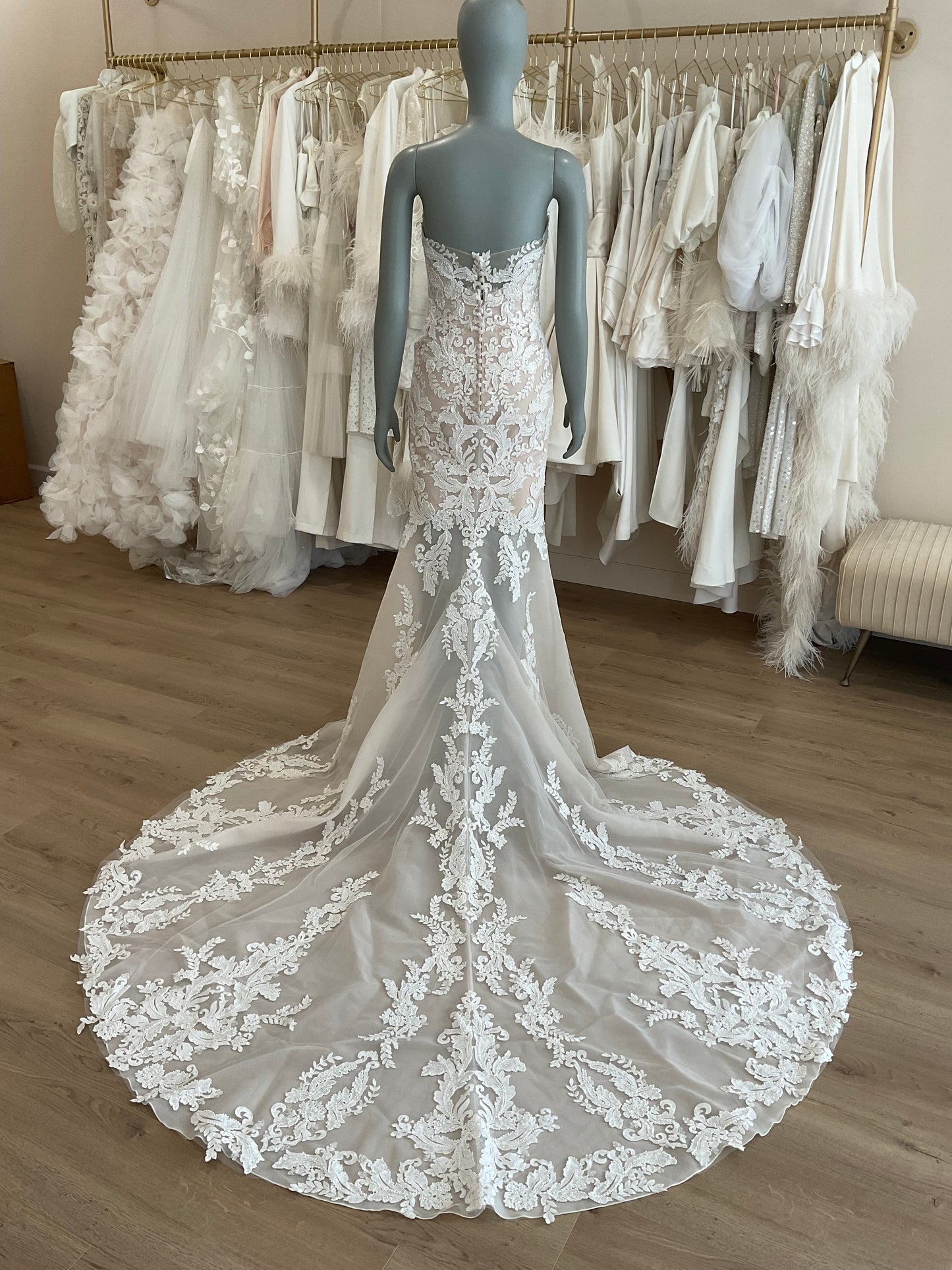 Badgley Mischka - Flynn w/ veil (2)