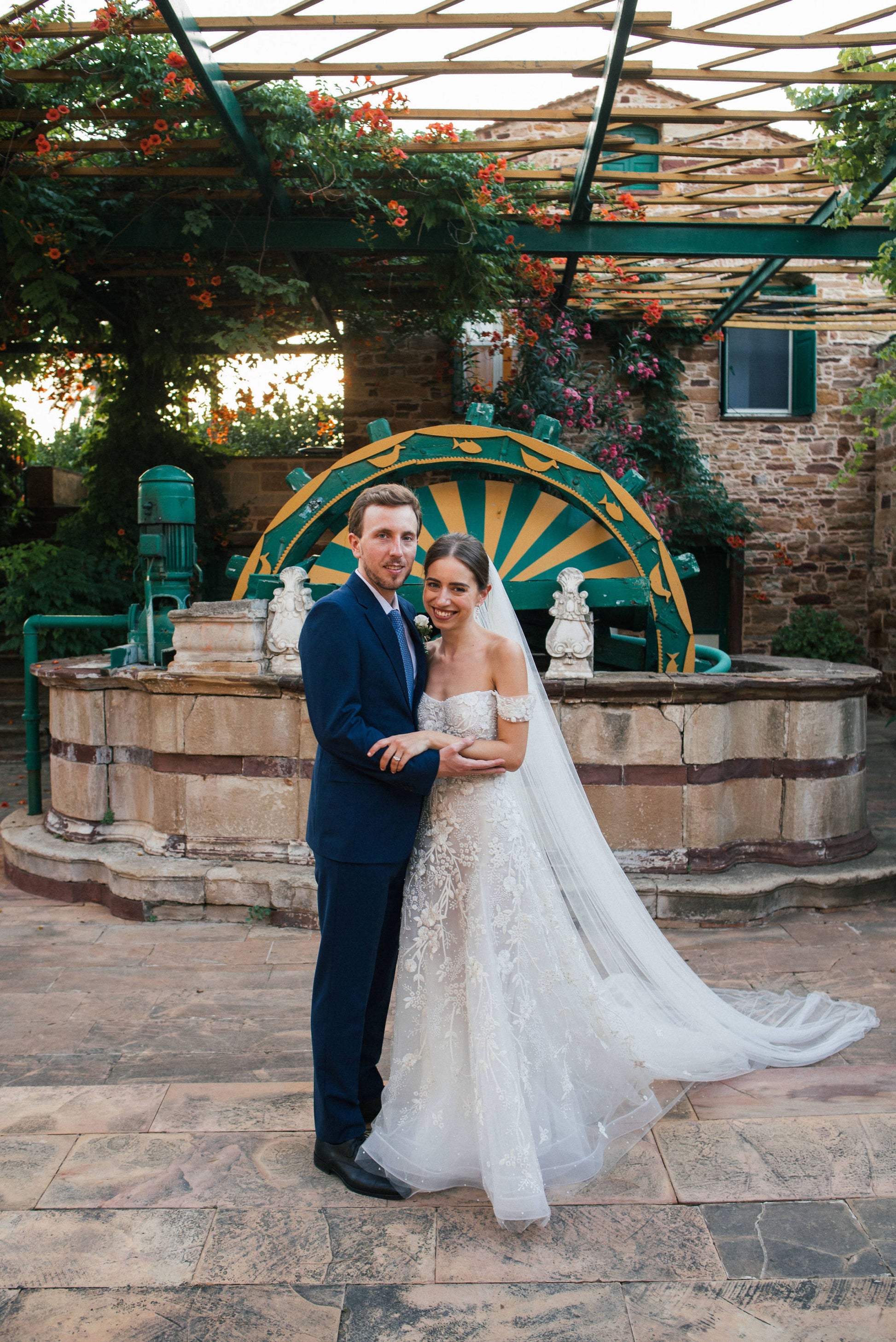 Reem Acra - Graceful l Used Wedding Dress l Los Angeles Reem Acra - Graceful l Used Wedding Dress l Los Angeles