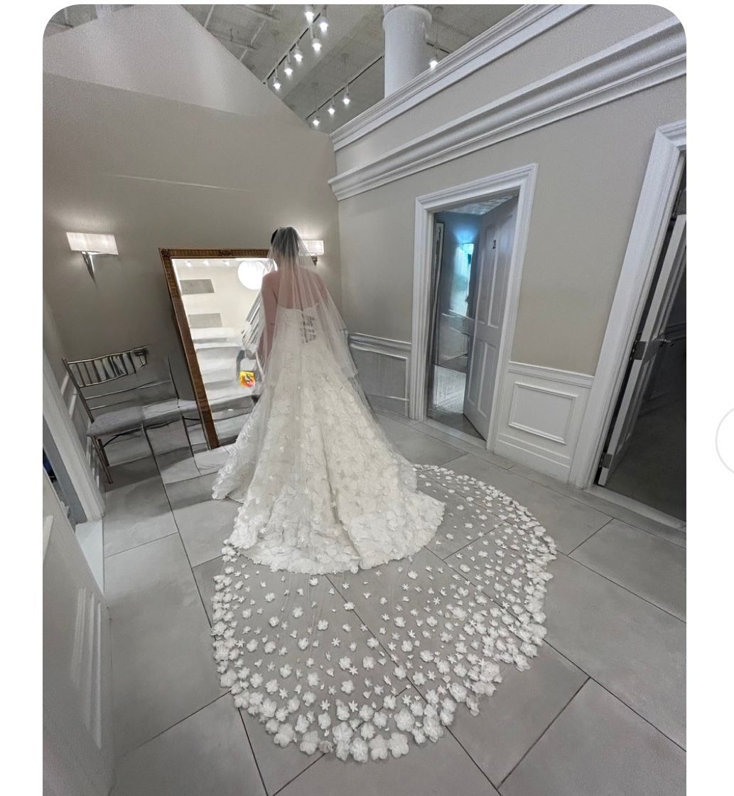 Rivini  - Valerie Veil (5056) (Cathedral)
