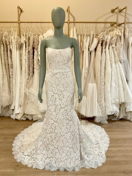 Allison Webb - Laurel (12)Wedding DressesUsed