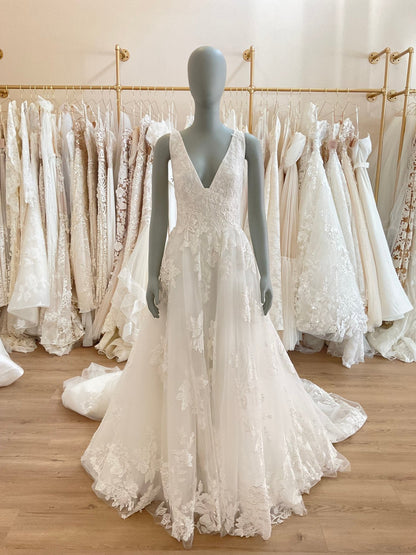 Beccar - Constance (14)Wedding DressesUsed