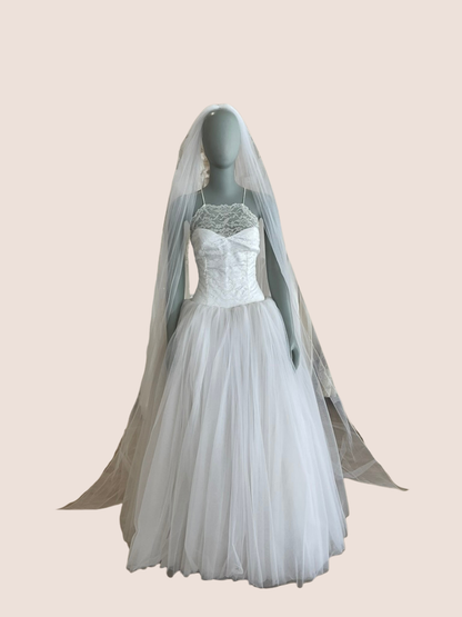 Vera Wang - Vintage Lace Ballgown (8)