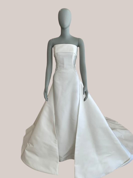 Anne Barge - Newport Gown & Train  (12)