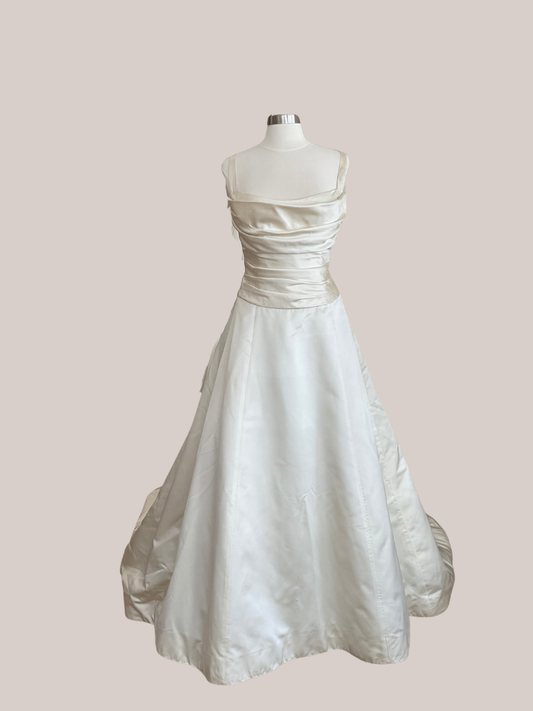 Vera Wang - Vintage Duchess Satin A-Line (10)