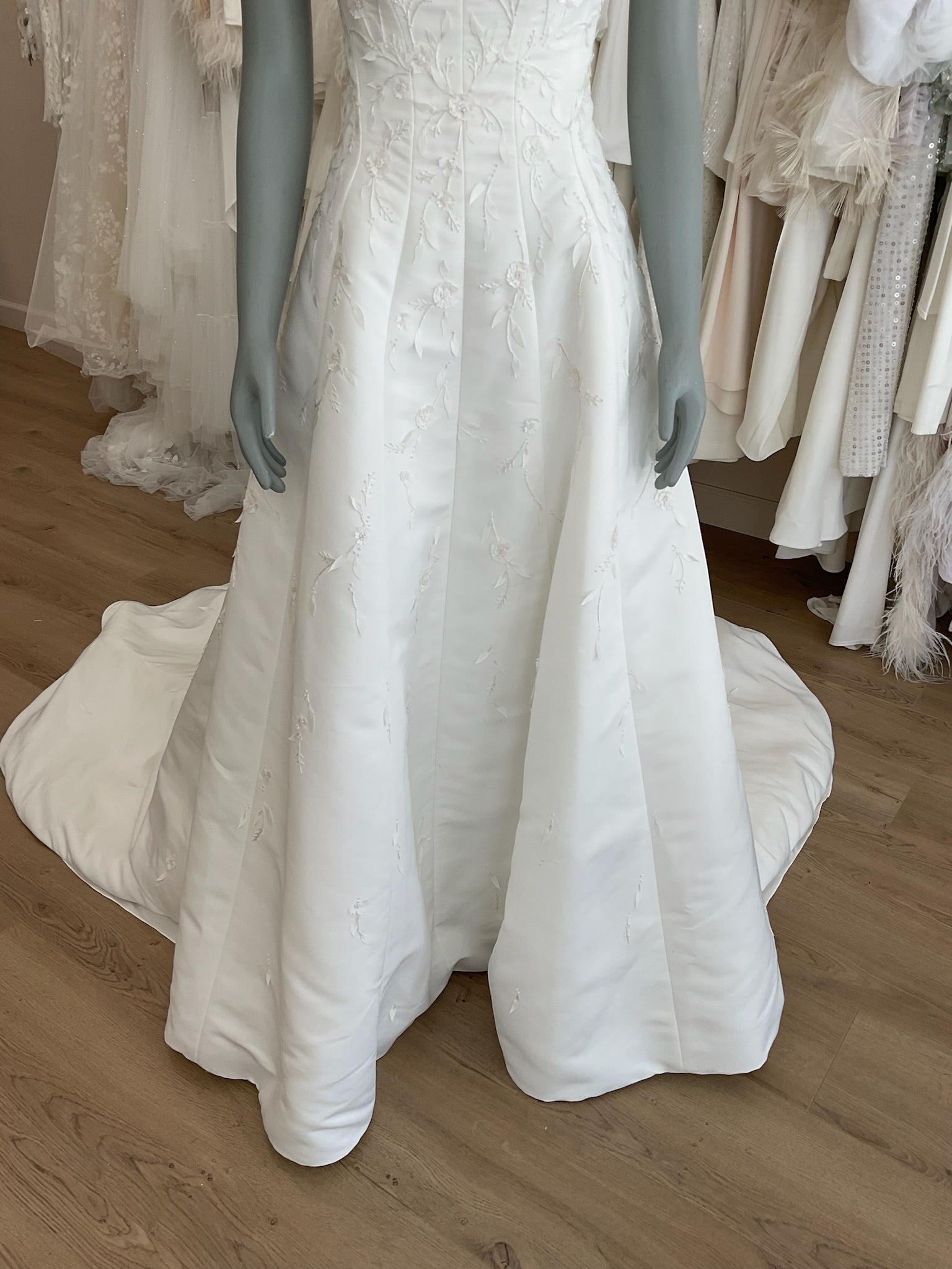 Enaura Sabrina (10) - Main Image