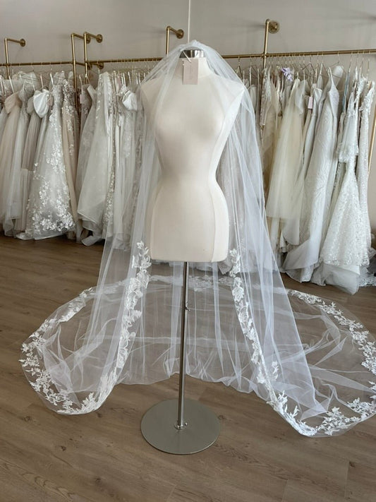Estee Couture - Lace Trim VeilBridal VeilsPale Ivory