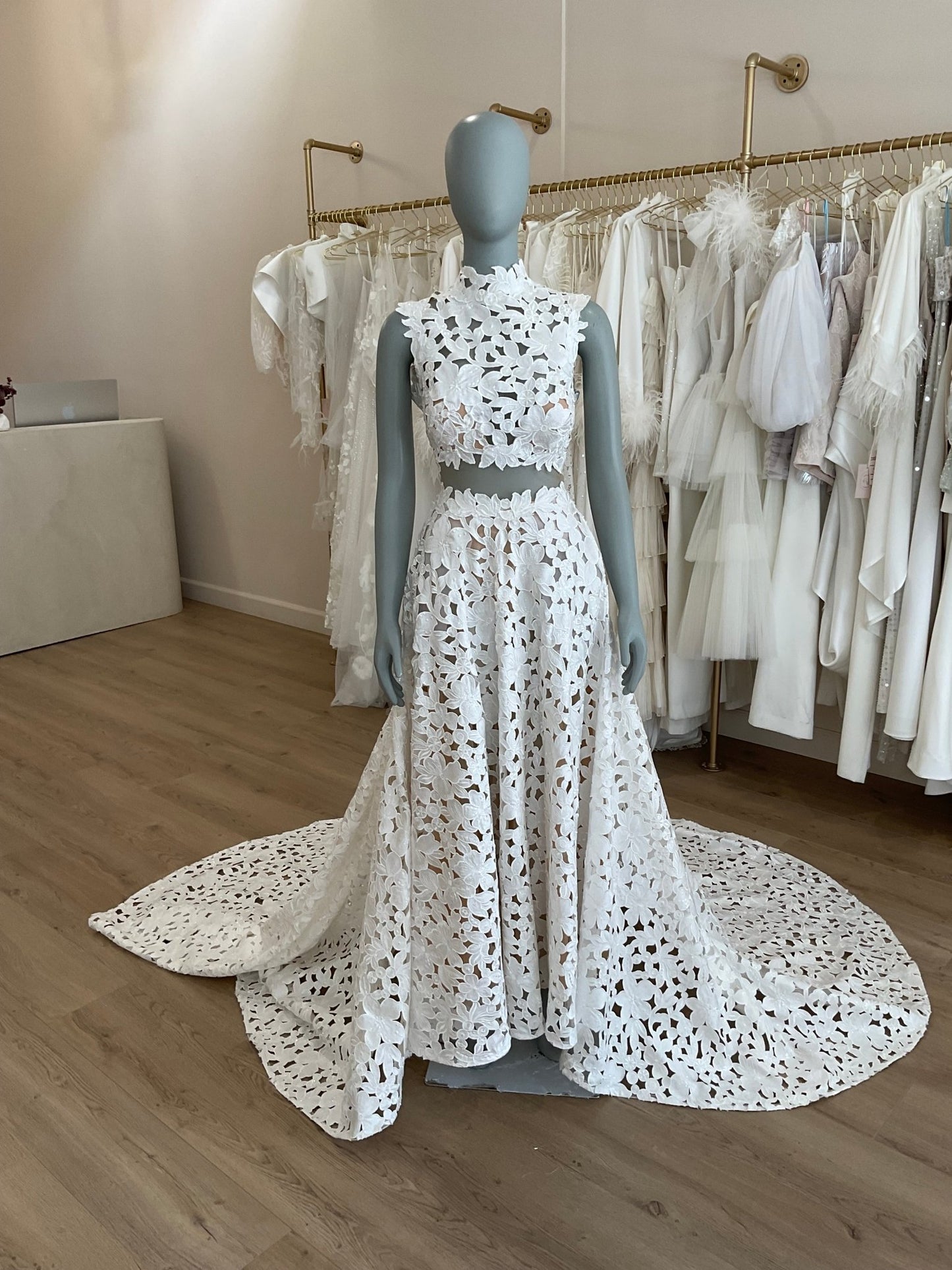 Julie Vino - Vivian (10)Wedding DressesUsed
