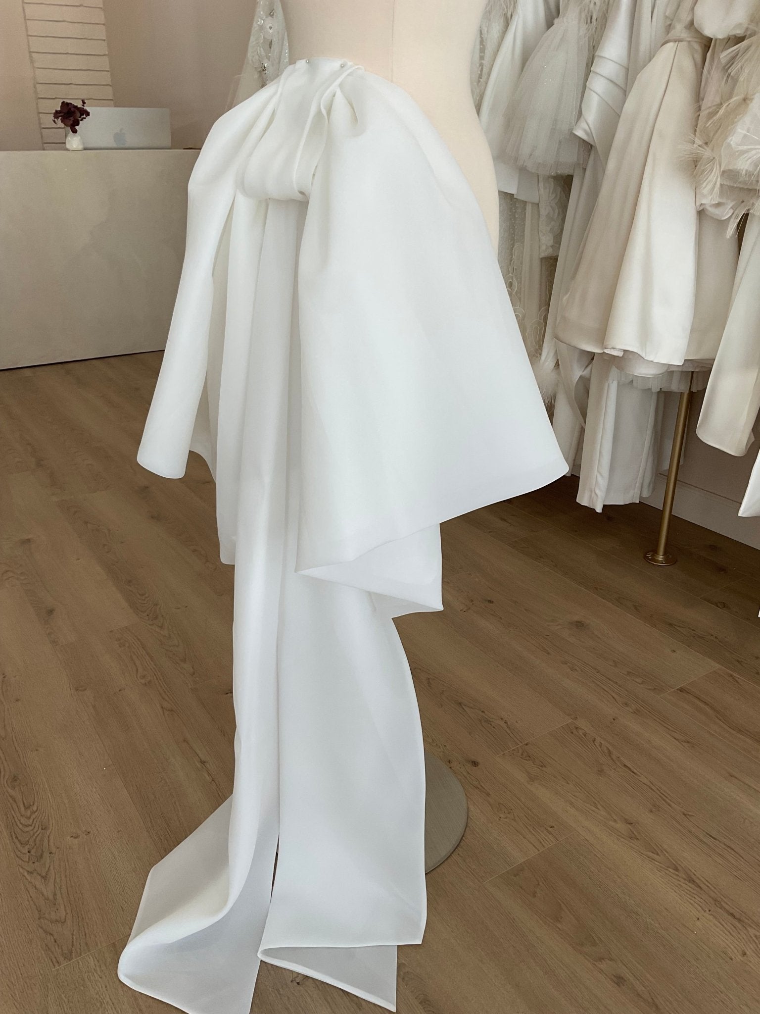 Lee Petra Grebenau - Glow BowBridal AccessoriesIvory