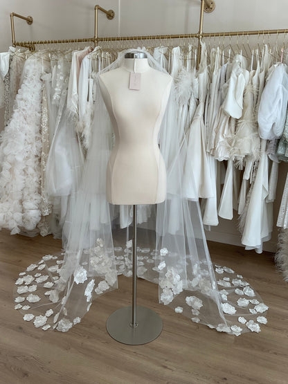Mira Zwillinger - Beatrice veilBridal VeilsIvory