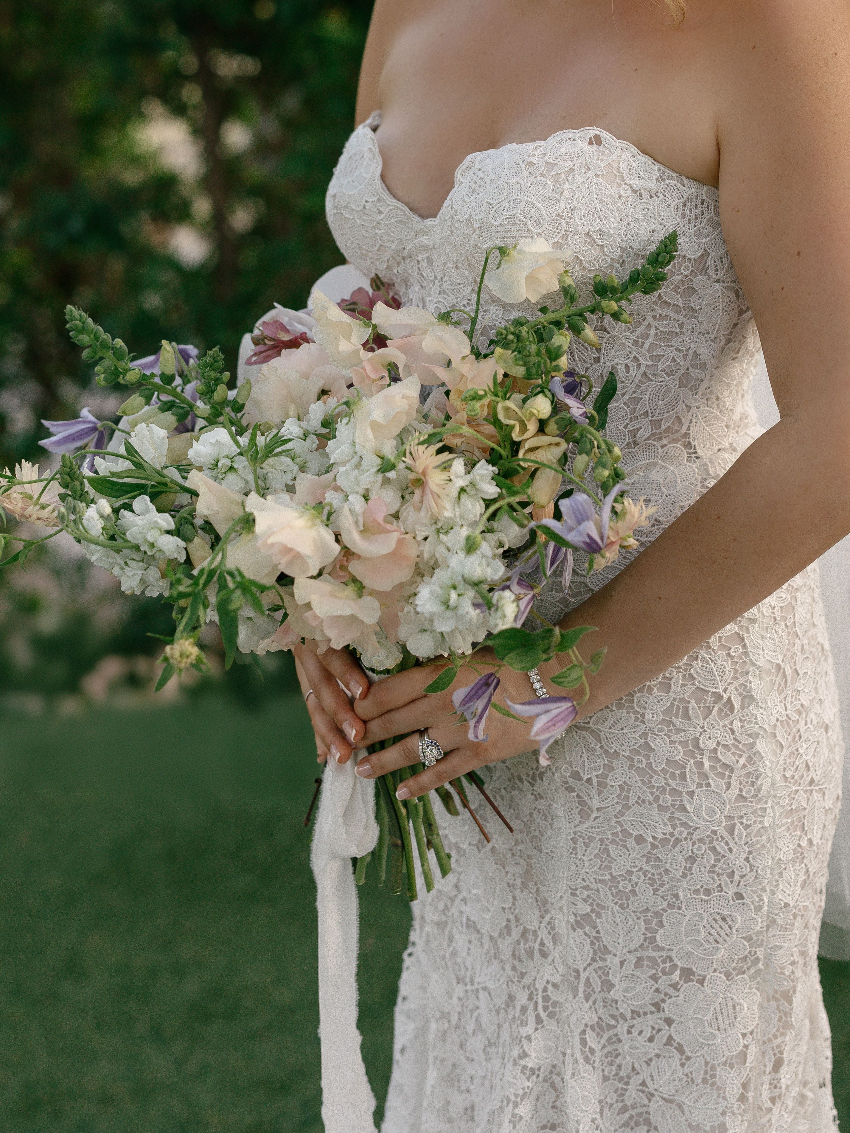 Bliss by Monique Lhuillier BL 23-202 l Preowned Wedding Dress l