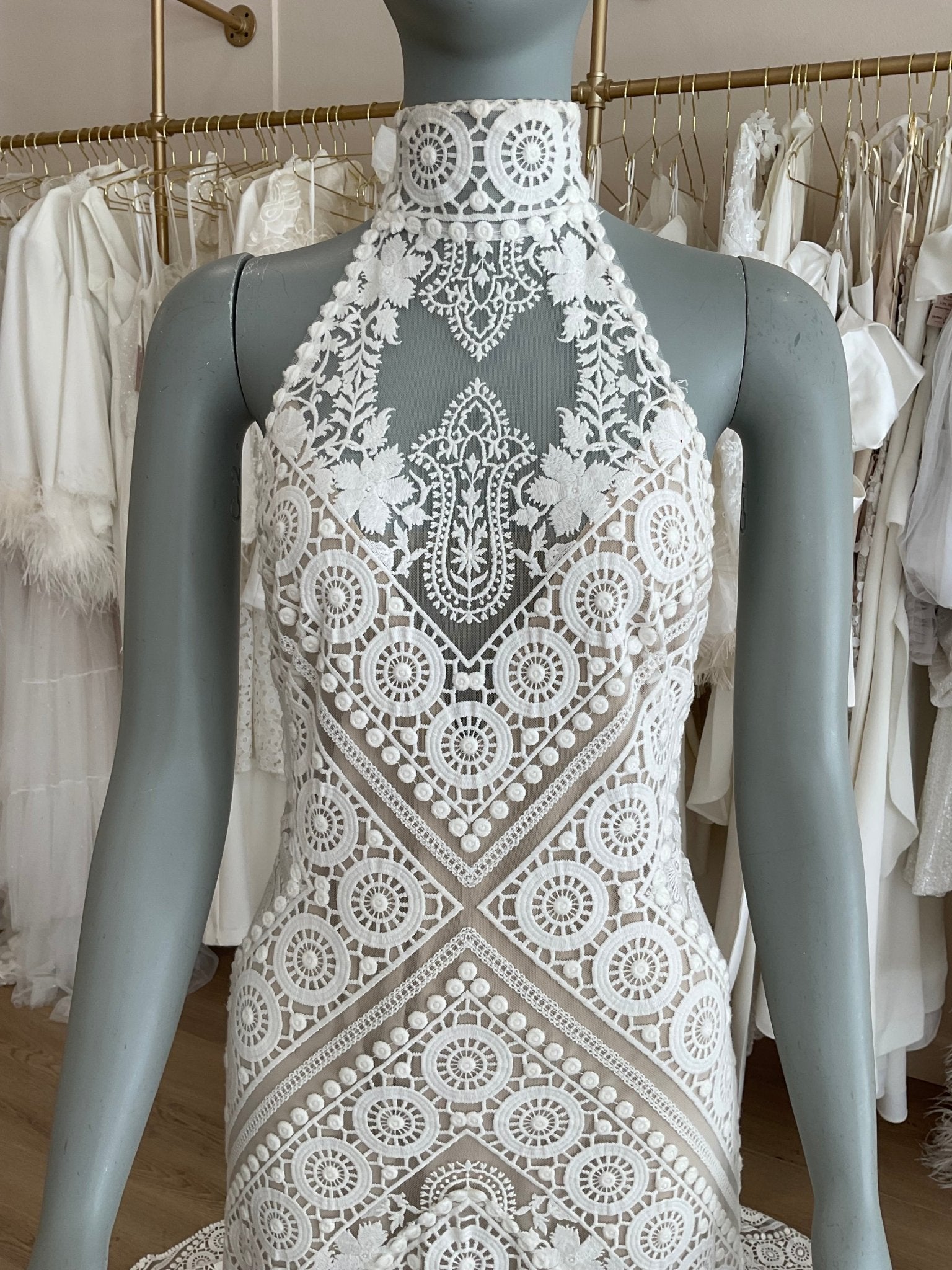 Rue de Seine Bishop l Sample Wedding Dress l Los Angeles Rue de Seine Bishop l Sample Wedding Dress l Los Angeles