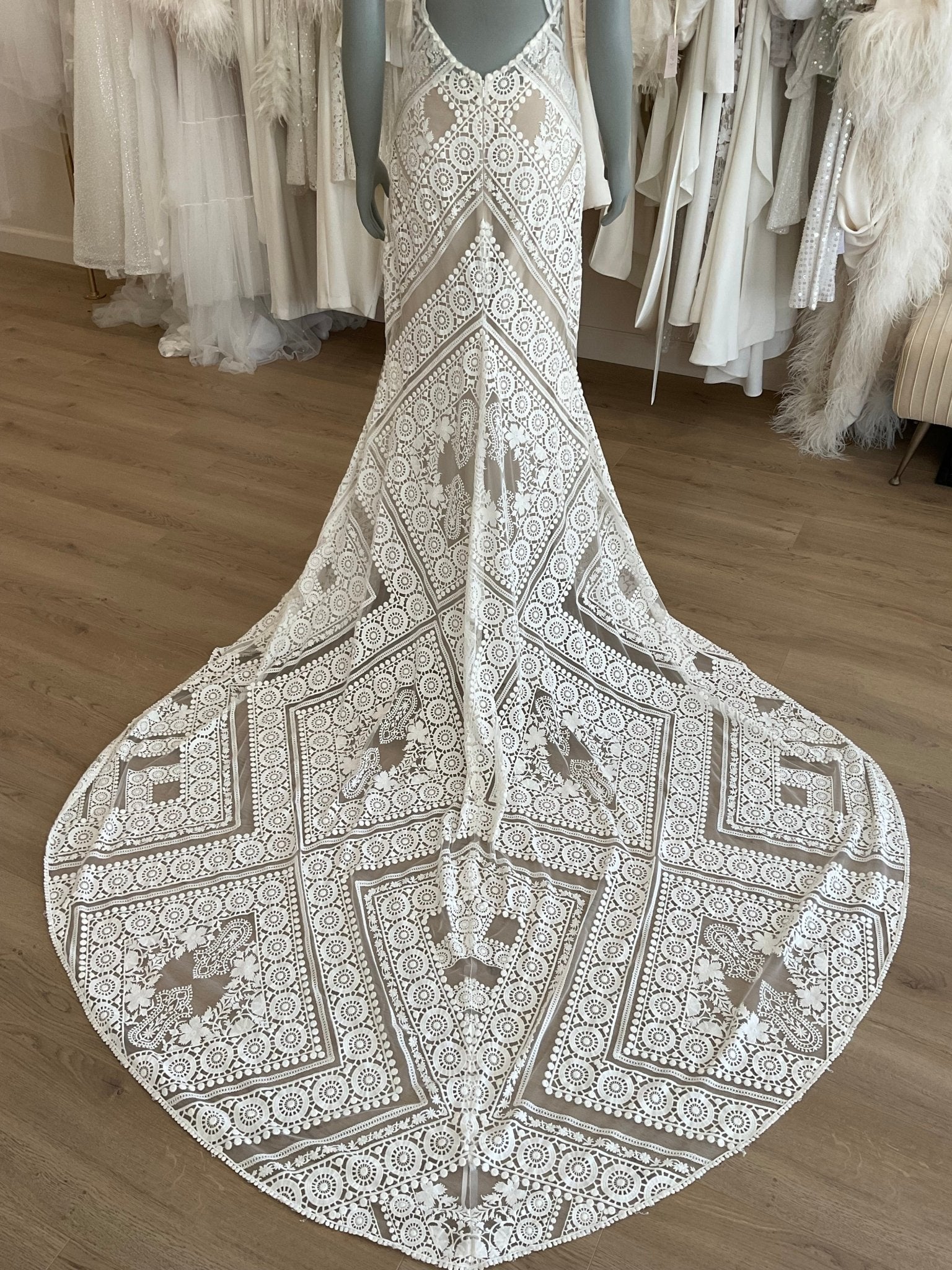 Rue De Seine Bishop l Sample Wedding Dress l Los Angeles Rue De Seine Bishop l Sample Wedding Dress l Los Angeles