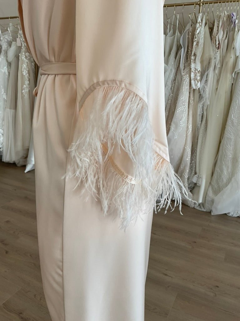 Untamed Petals - Ellis Feather Robe ( Large, Blush)Bridal AccessoriesBlush