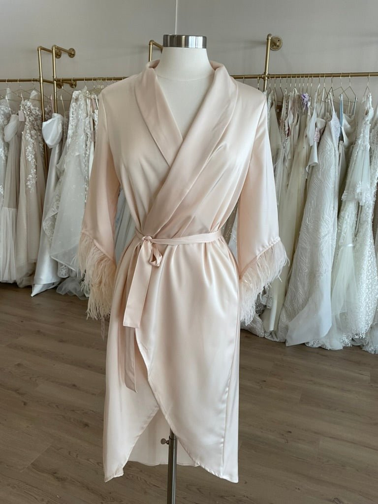 Untamed Petals - Ellis Feather Robe ( Large, Blush)Bridal AccessoriesBlush