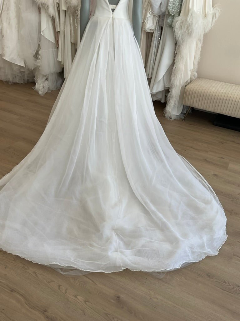 Vera Wang Portia l Preowned Wedding Dress l Los Angeles Vera Wang Portia l Preowned Wedding Dress l Los Angeles