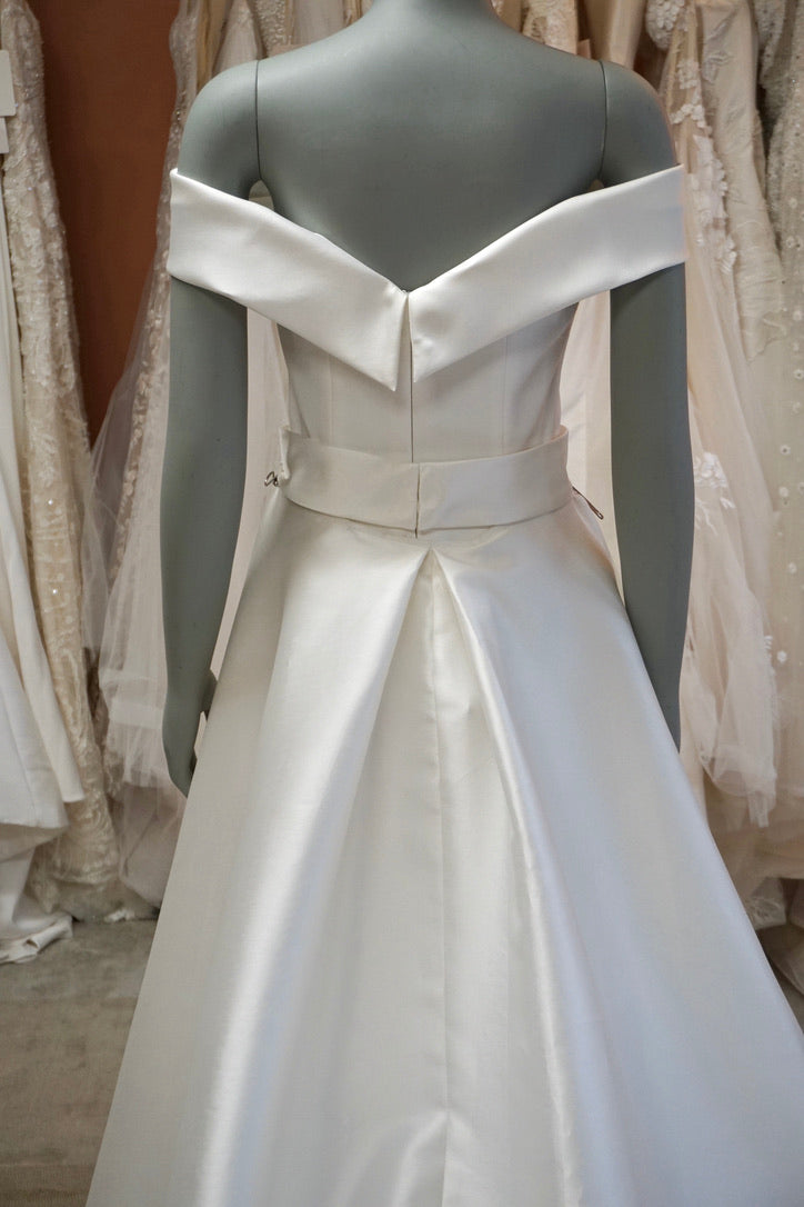 Modern Trousseau - Olympia