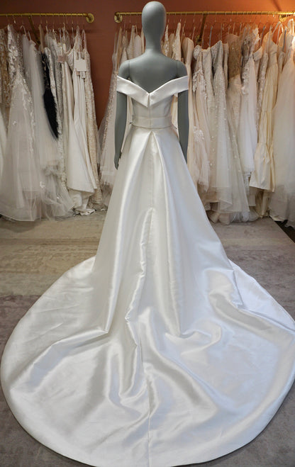 Modern Trousseau - Olympia
