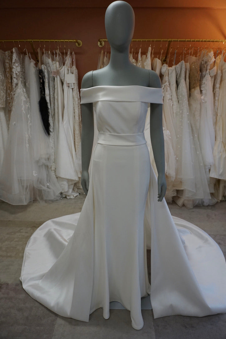 Modern Trousseau - Olympia
